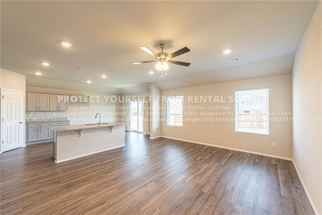 2932 W Obsidian St - Photo 4 of 15