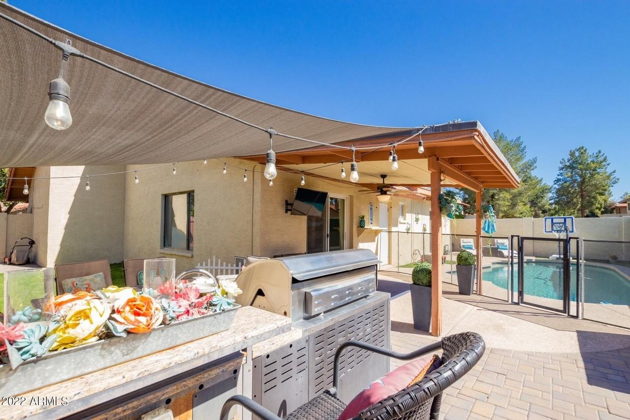 311 E Pinon Way - Photo 2 of 31