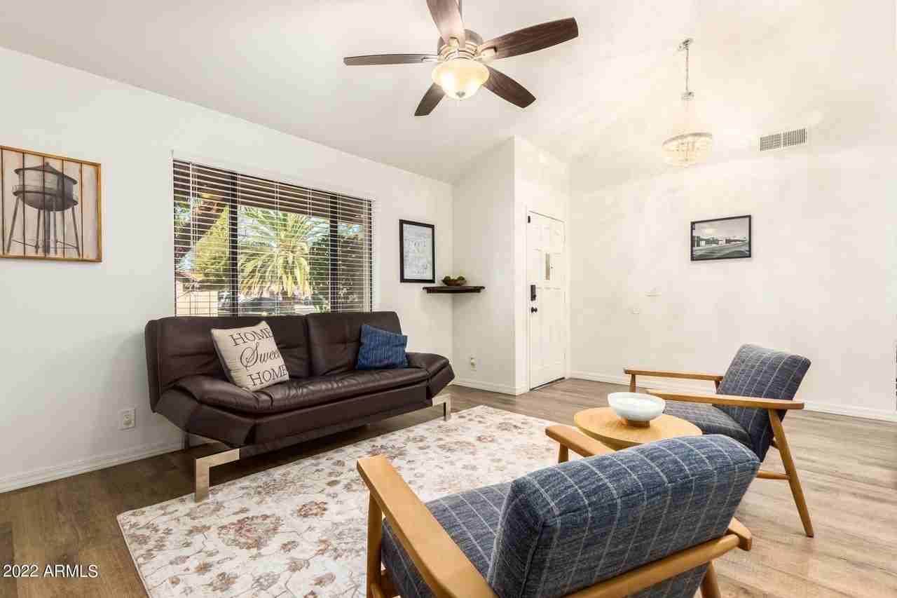 311 E Pinon Way - Photo 6 of 31