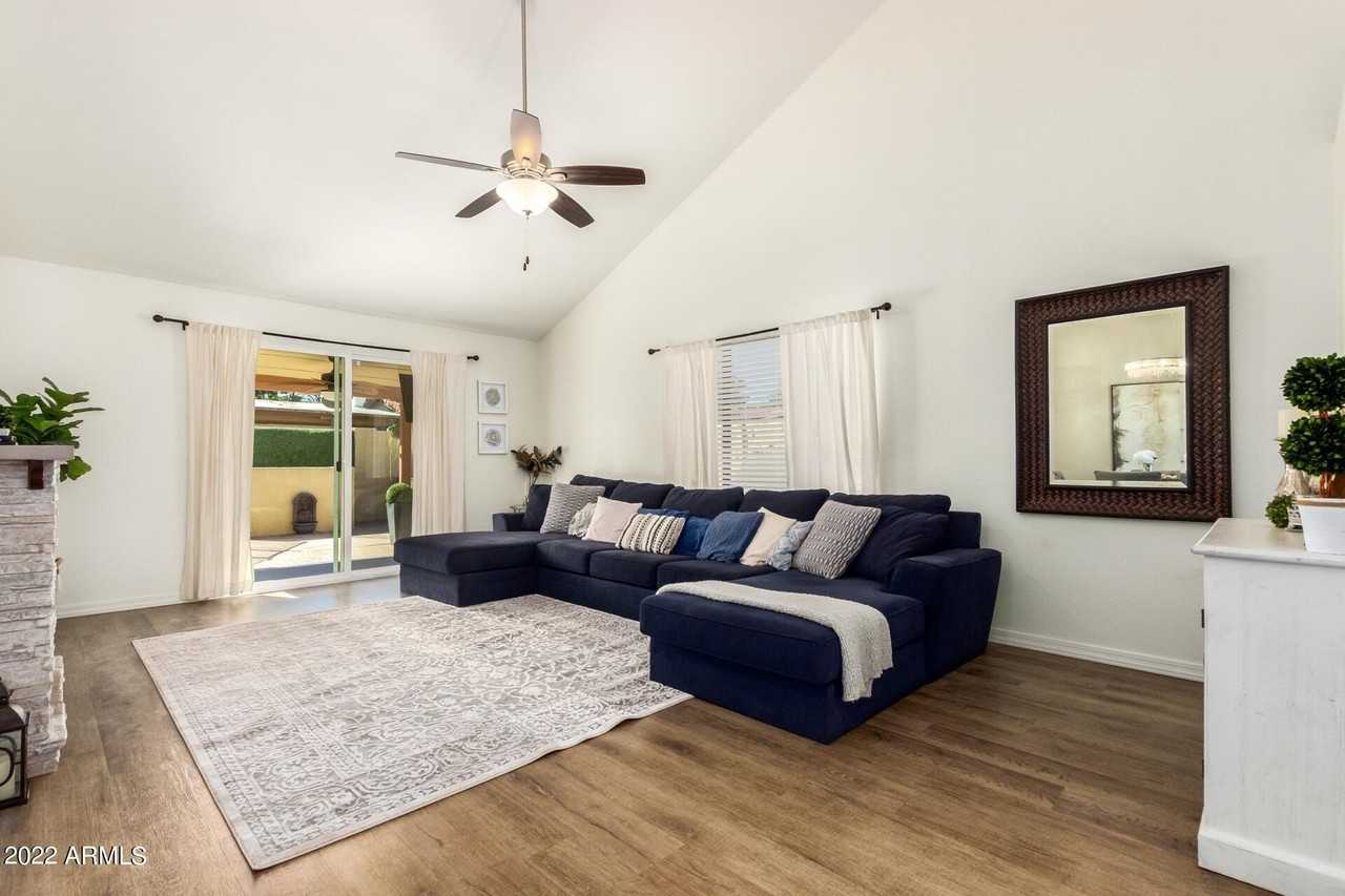 311 E Pinon Way - Photo 7 of 31