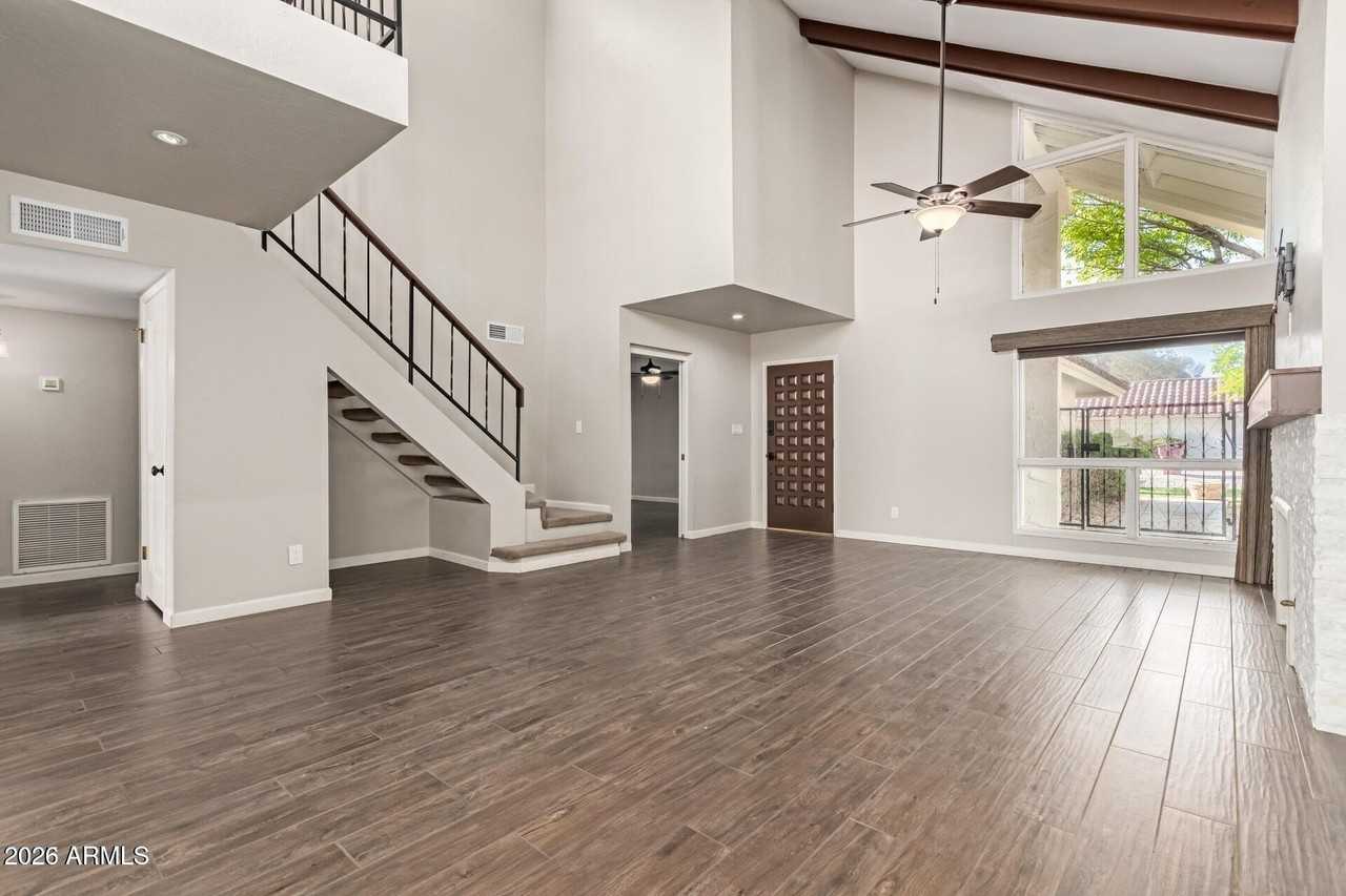 5537 N 71st St - Photo 7 of 36