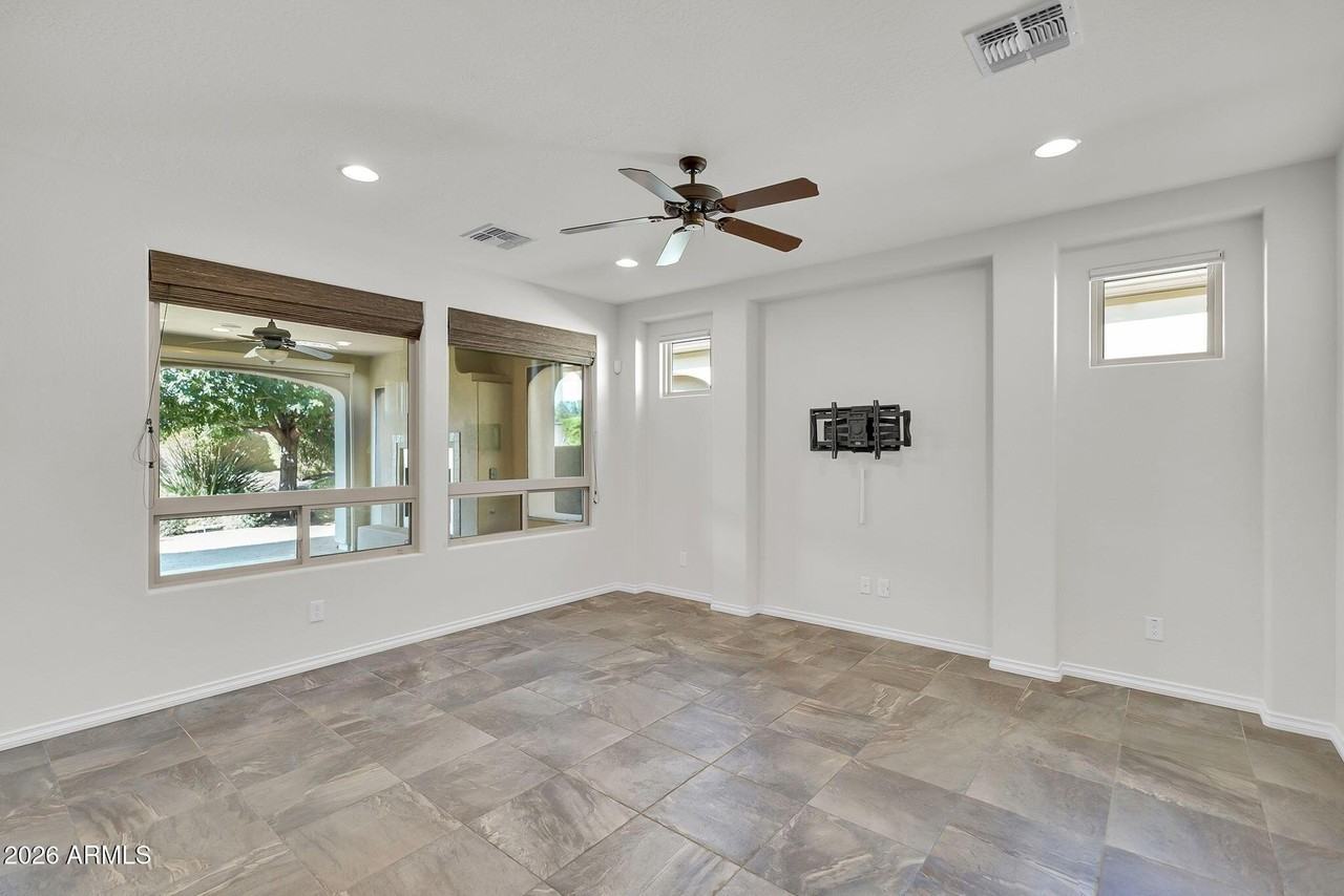 594 E Vesper Trl - Photo 4 of 44