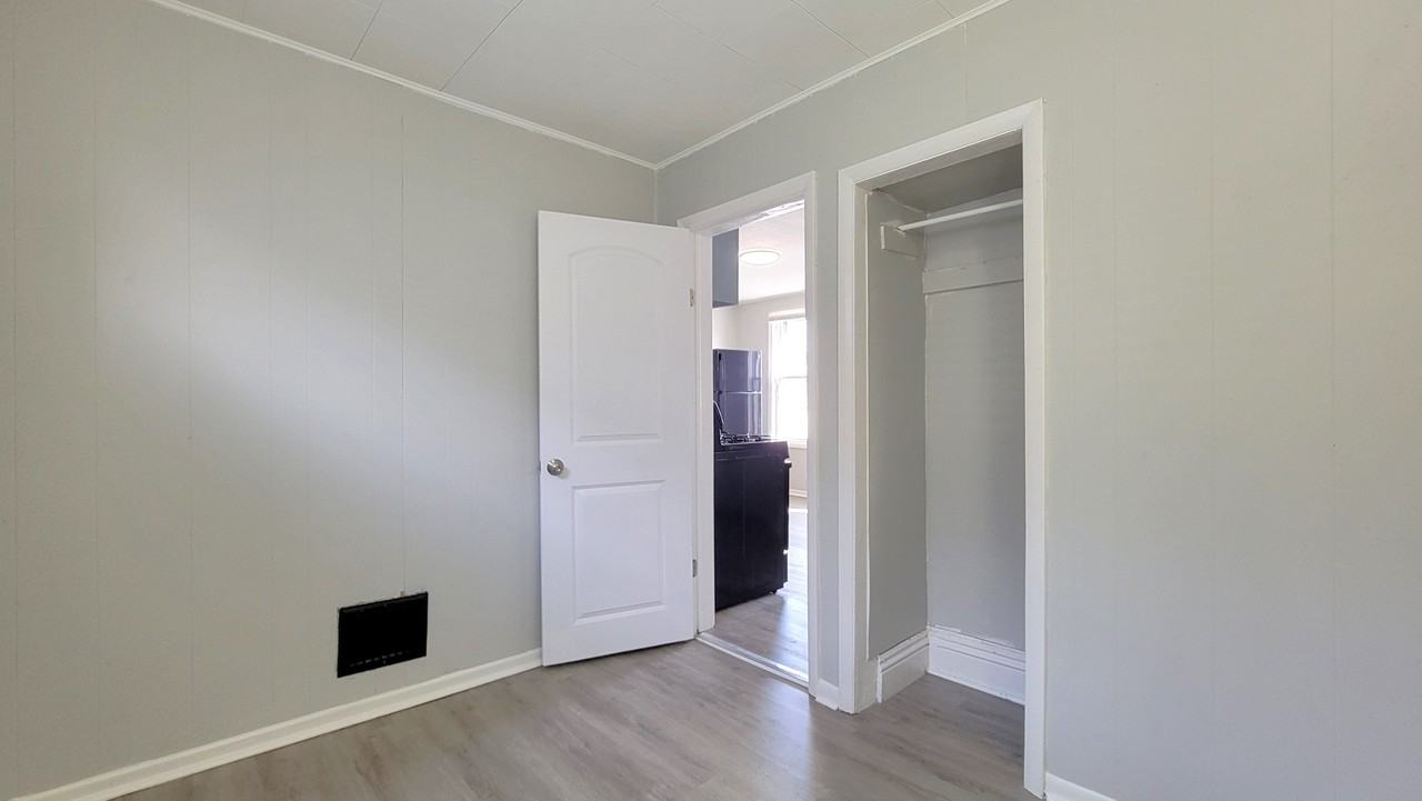 334 Parkdale Ave #336UPPER - Photo 5 of 17