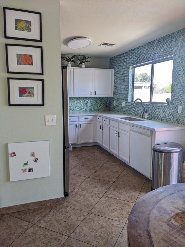 1070 E Appaloosa Rd - Photo 3 of 9