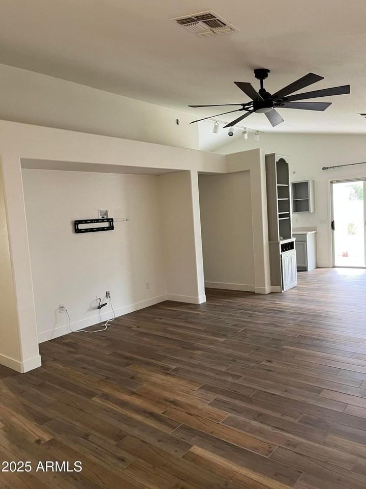 2877 E Terrace Ave - Photo 4 of 12