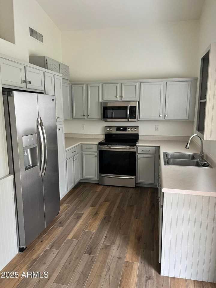 2877 E Terrace Ave - Photo 5 of 12