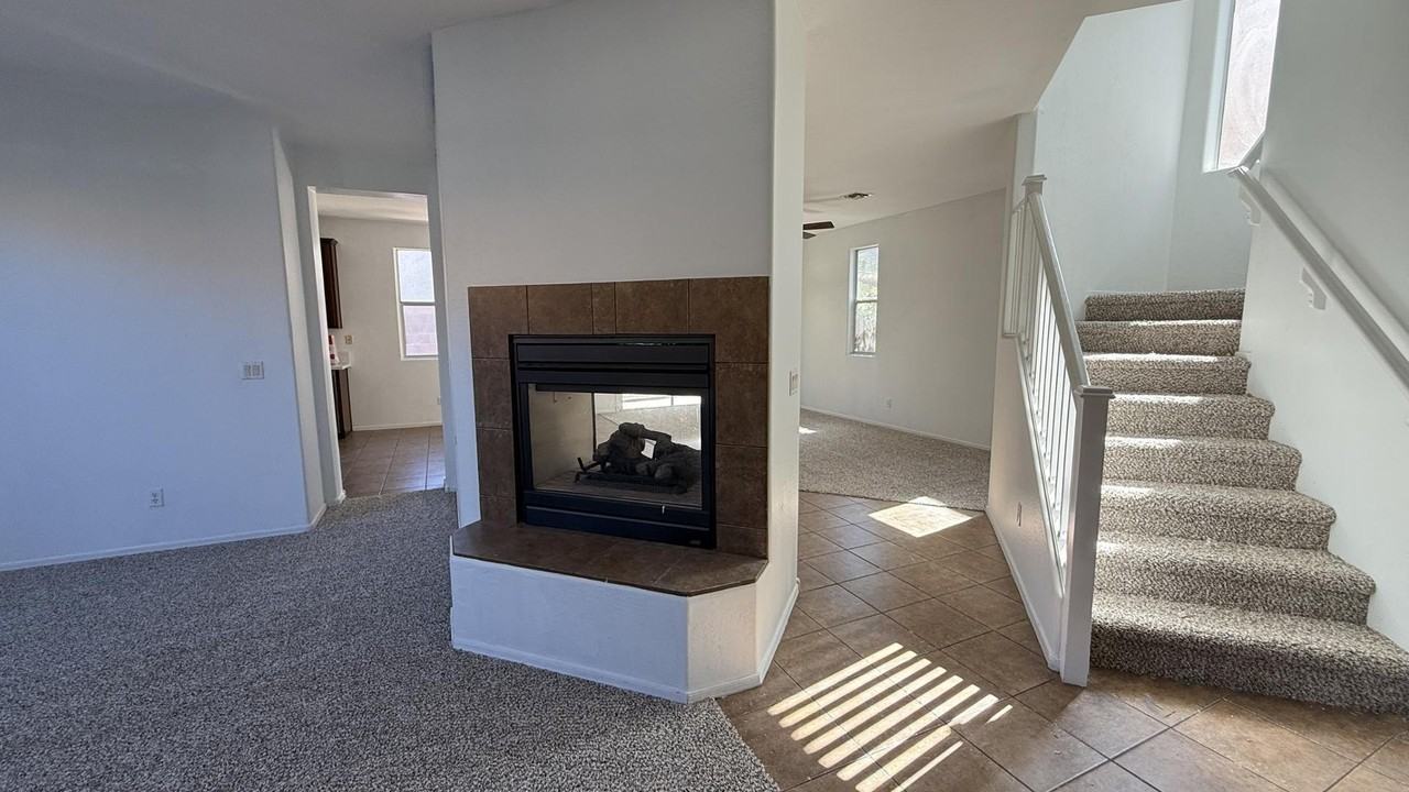 1235 E Julian Dr - Photo 7 of 27