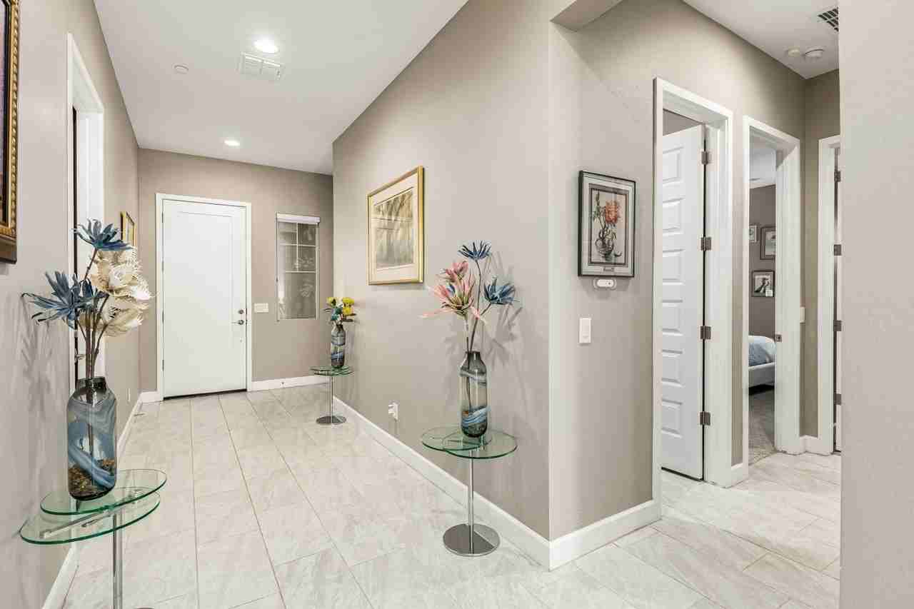 7611 E Camino Vivaz - Photo 7 of 48