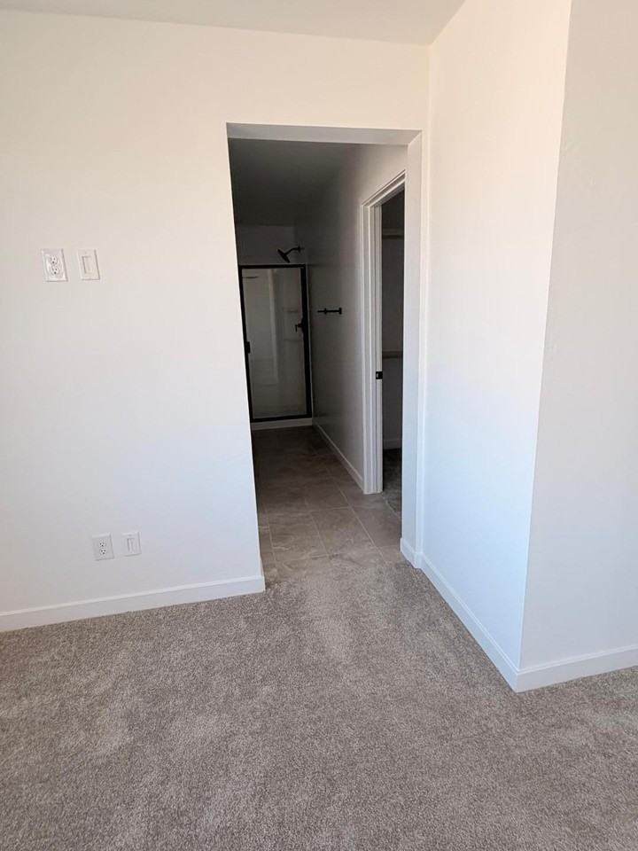 3330 S 180th Ln - Photo 3 of 28