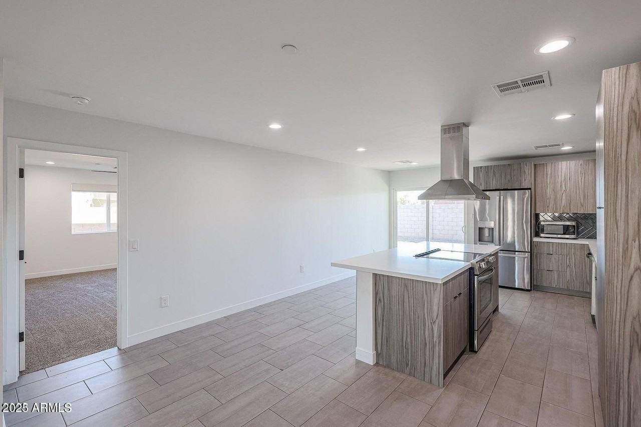 2651 N 71st Pl - Photo 5 of 34