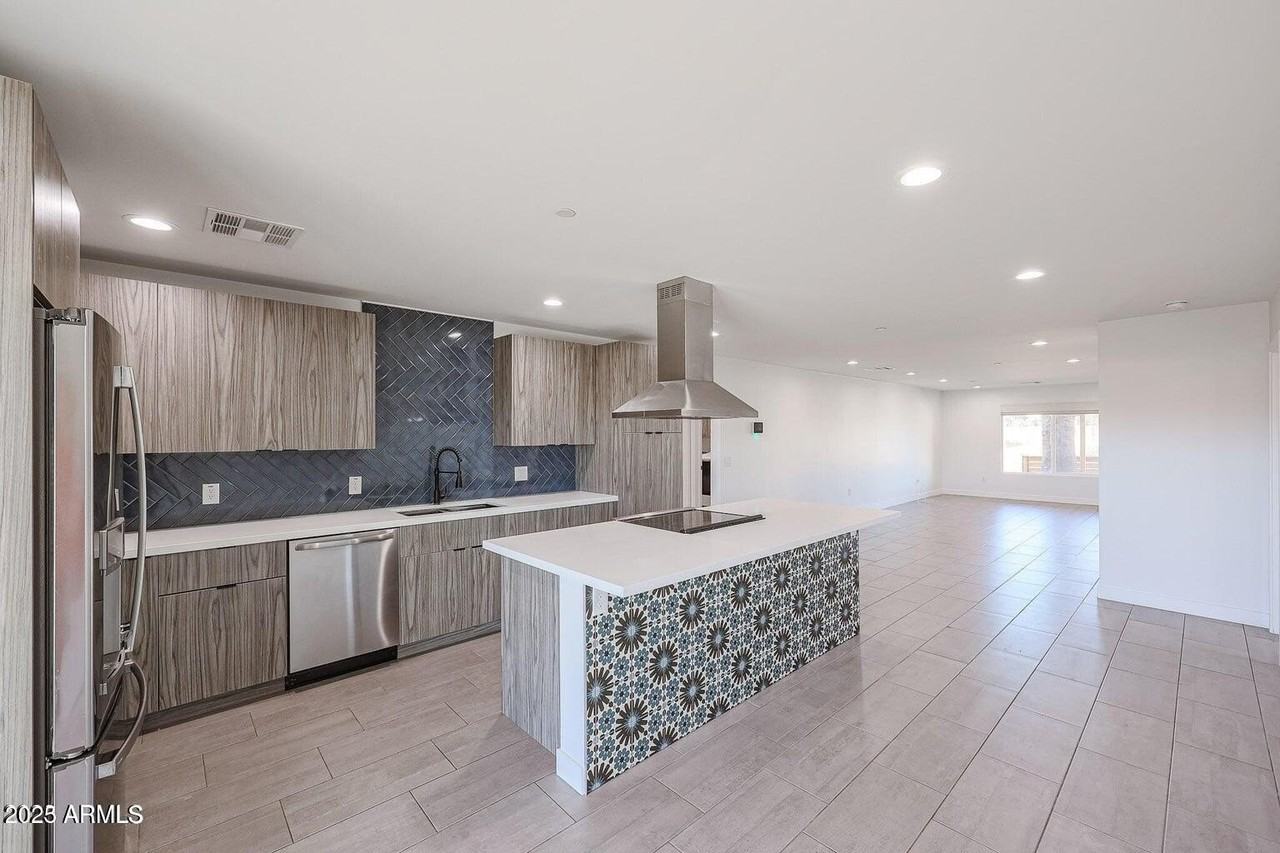 2651 N 71st Pl - Photo 7 of 34