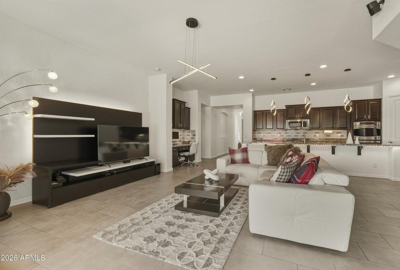 21080 N 76th Ave - Photo 2 of 38