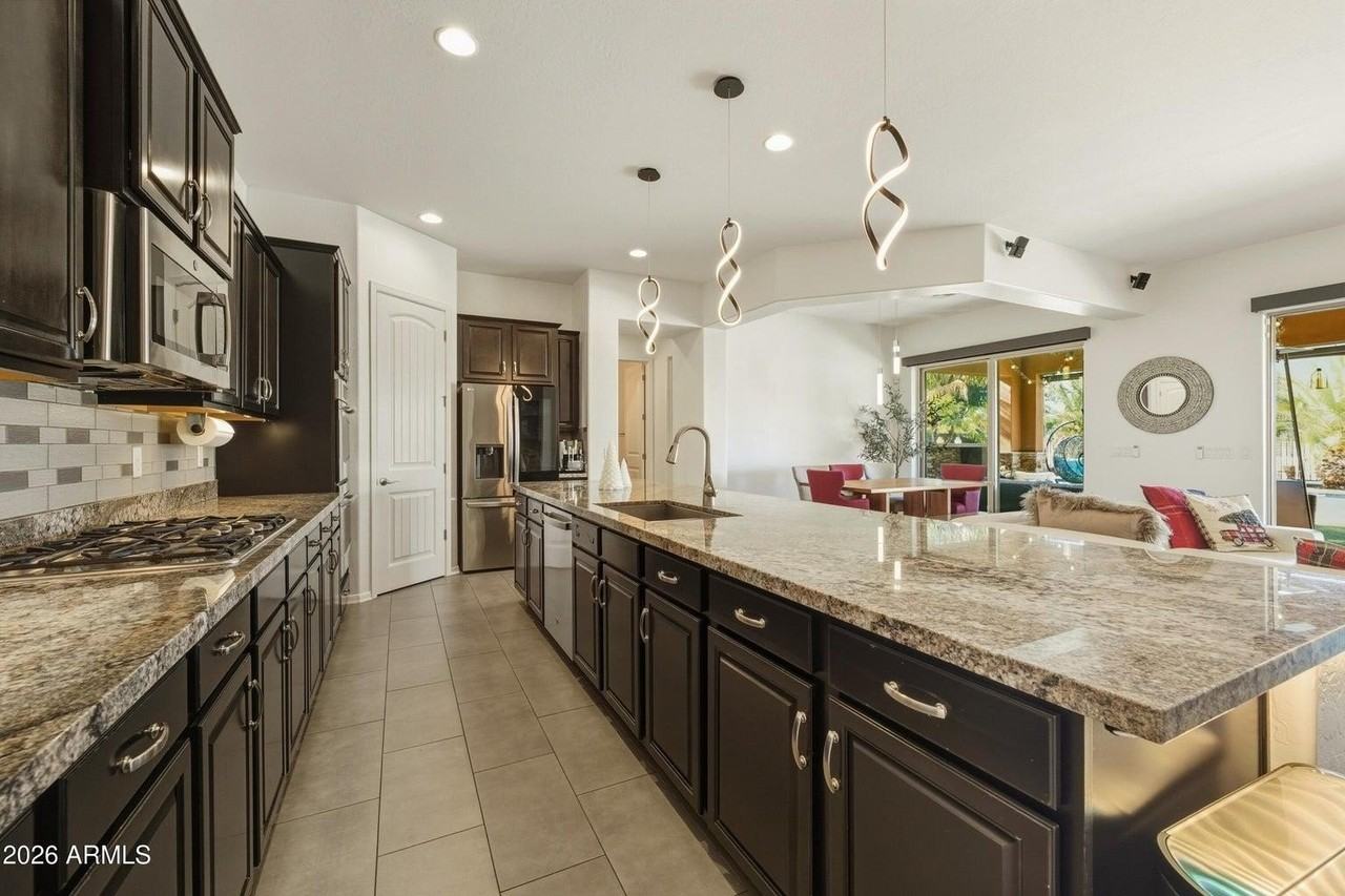 21080 N 76th Ave - Photo 4 of 38