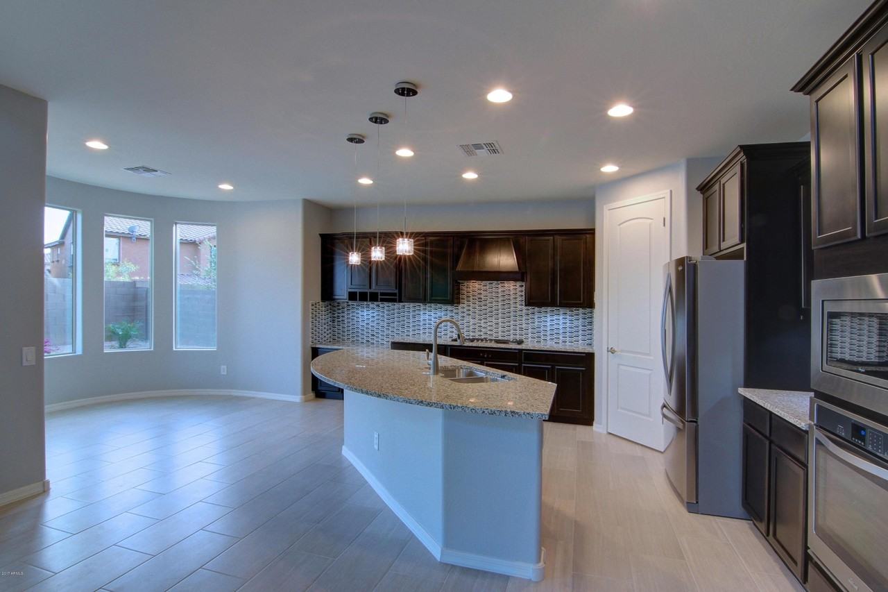 3607 E Salter Dr - Photo 3 of 31