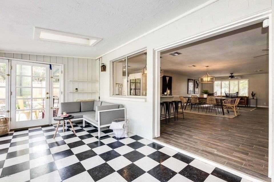 2218 E Cactus Wren Dr - Photo 3 of 19