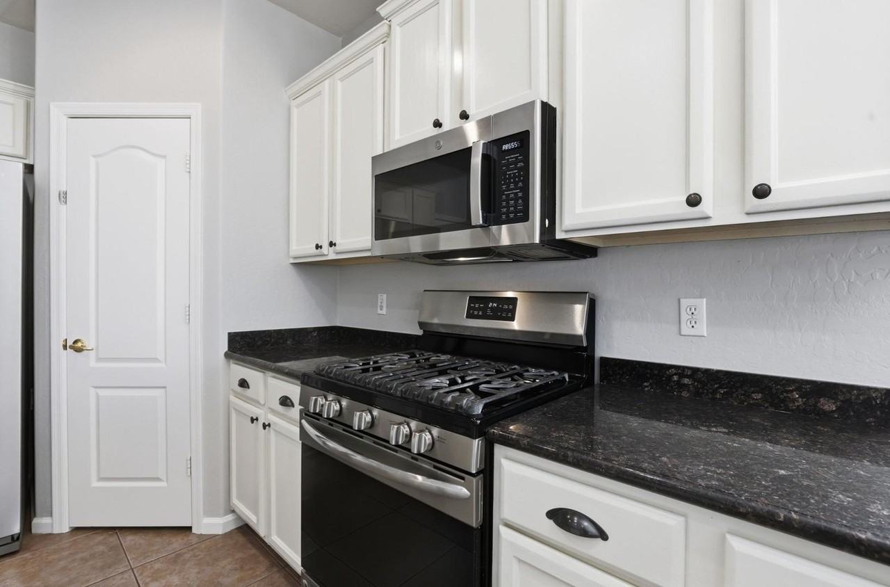 3565 E Vaughn Ct - Photo 2 of 49