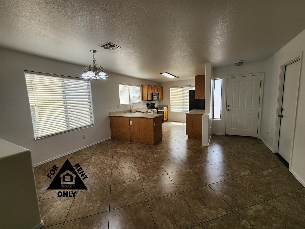 15116 W Fillmore St - Photo 5 of 23