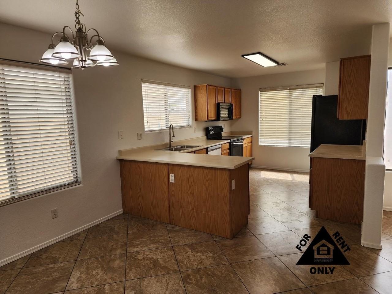 15116 W Fillmore St - Photo 7 of 23