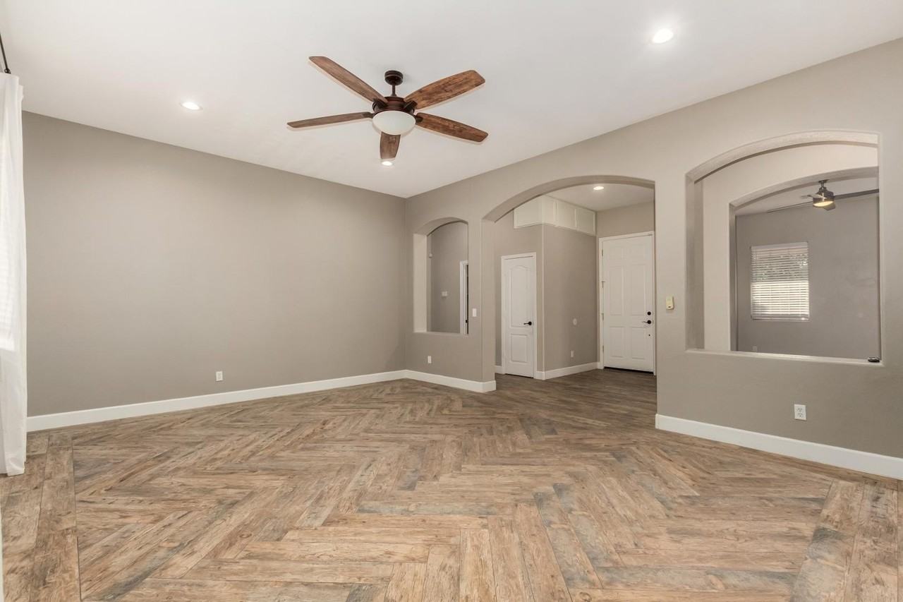 4326 E Cloudburst Ct - Photo 2 of 50