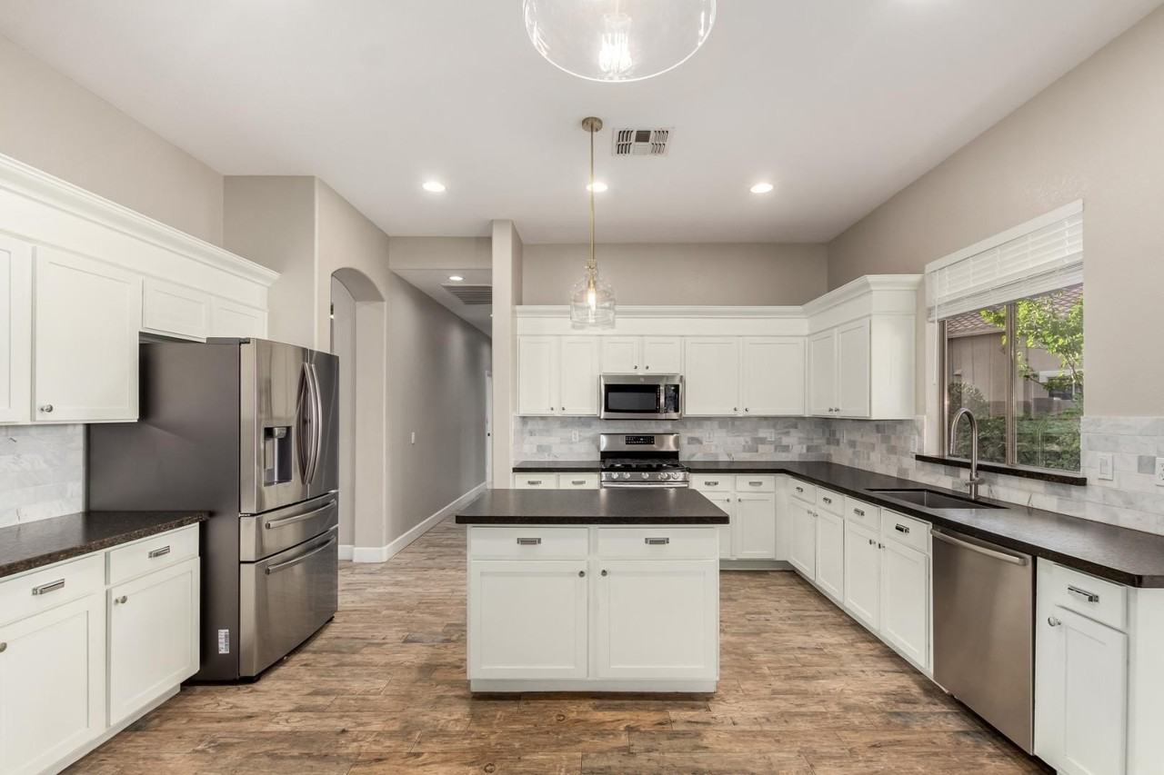 4326 E Cloudburst Ct - Photo 5 of 50