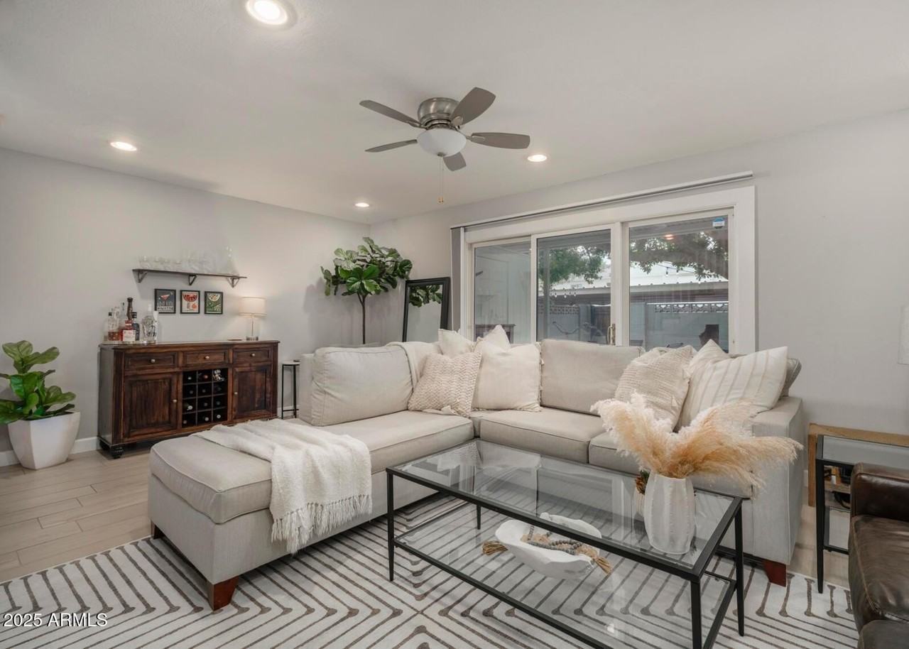 4001 E Campbell Ave - Photo 4 of 27