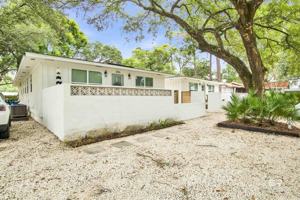 featured image of 208 E 22nd Ave