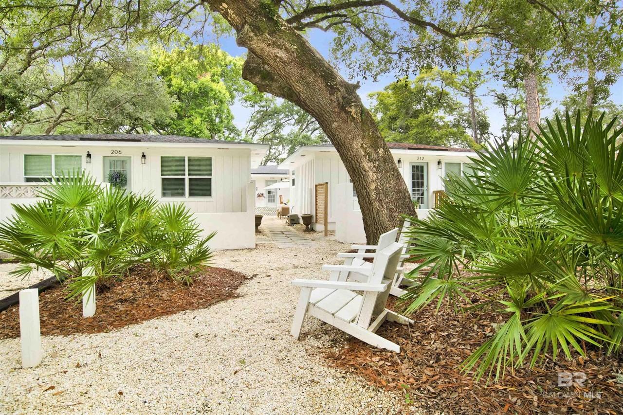 208 E 22nd Ave - Photo 2 of 25