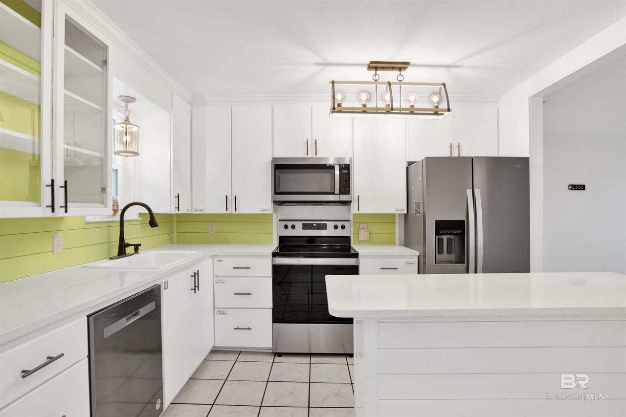 208 E 22nd Ave - Photo 6 of 25