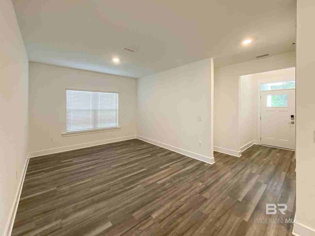 510 Hardwood Ave - Photo 2 of 34