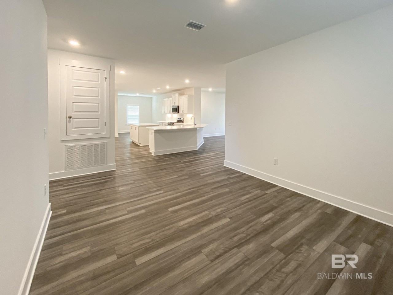 510 Hardwood Ave - Photo 4 of 34