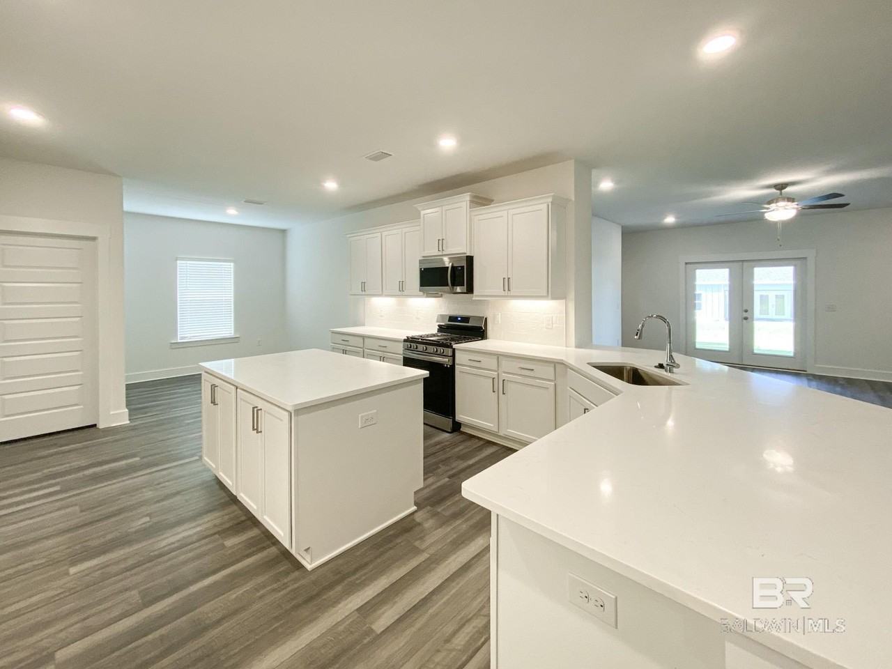 510 Hardwood Ave - Photo 5 of 34