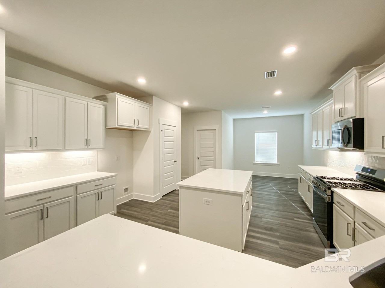 510 Hardwood Ave - Photo 6 of 34