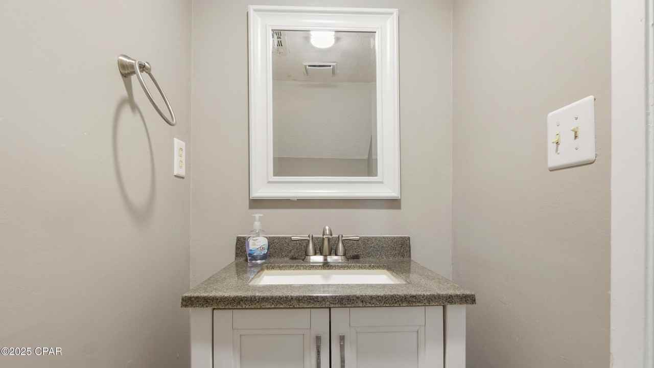 2518 Johnson Dr - Photo 6 of 27