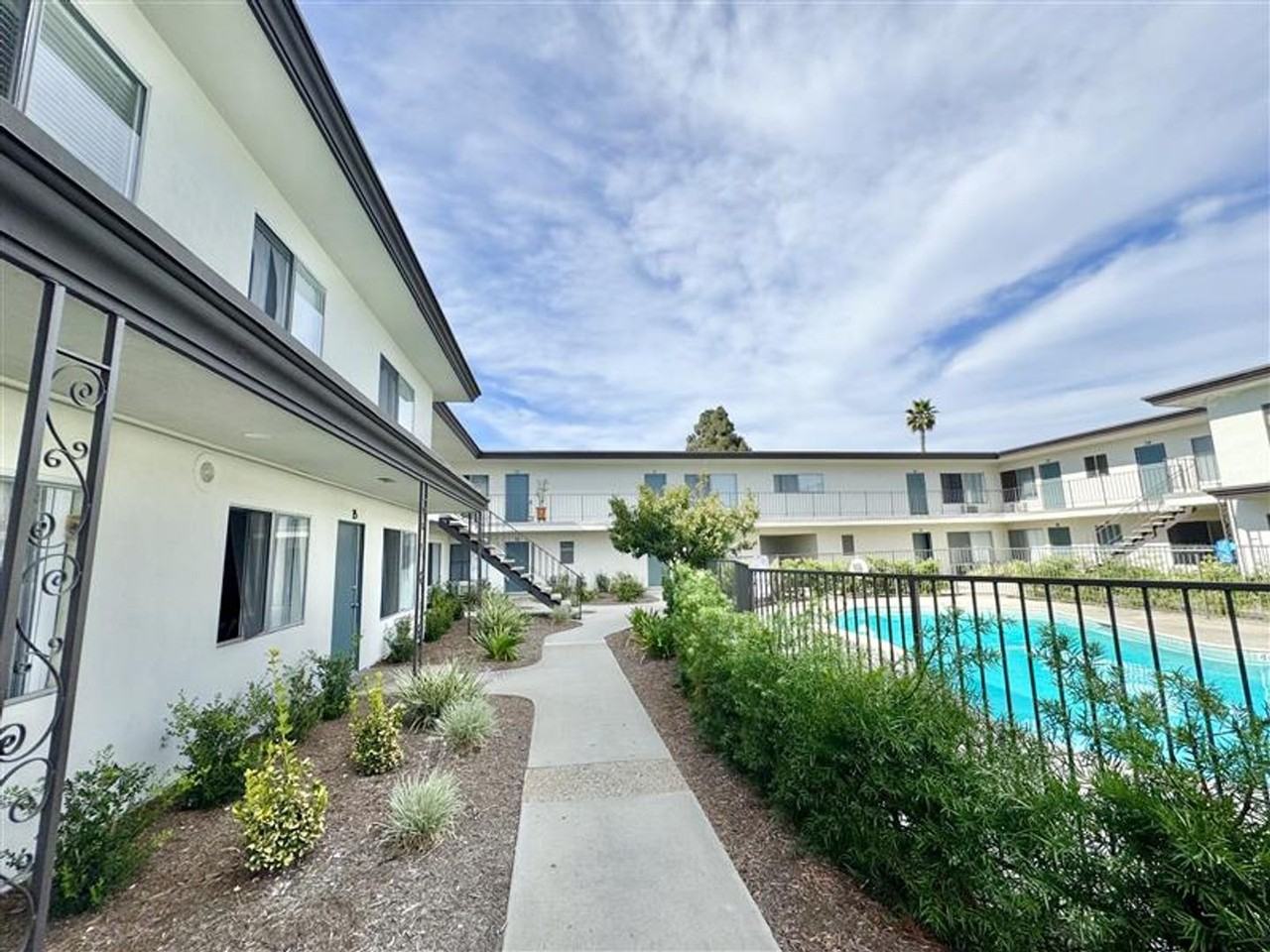 The Yorkshire Apartments - Photo 3 of 41