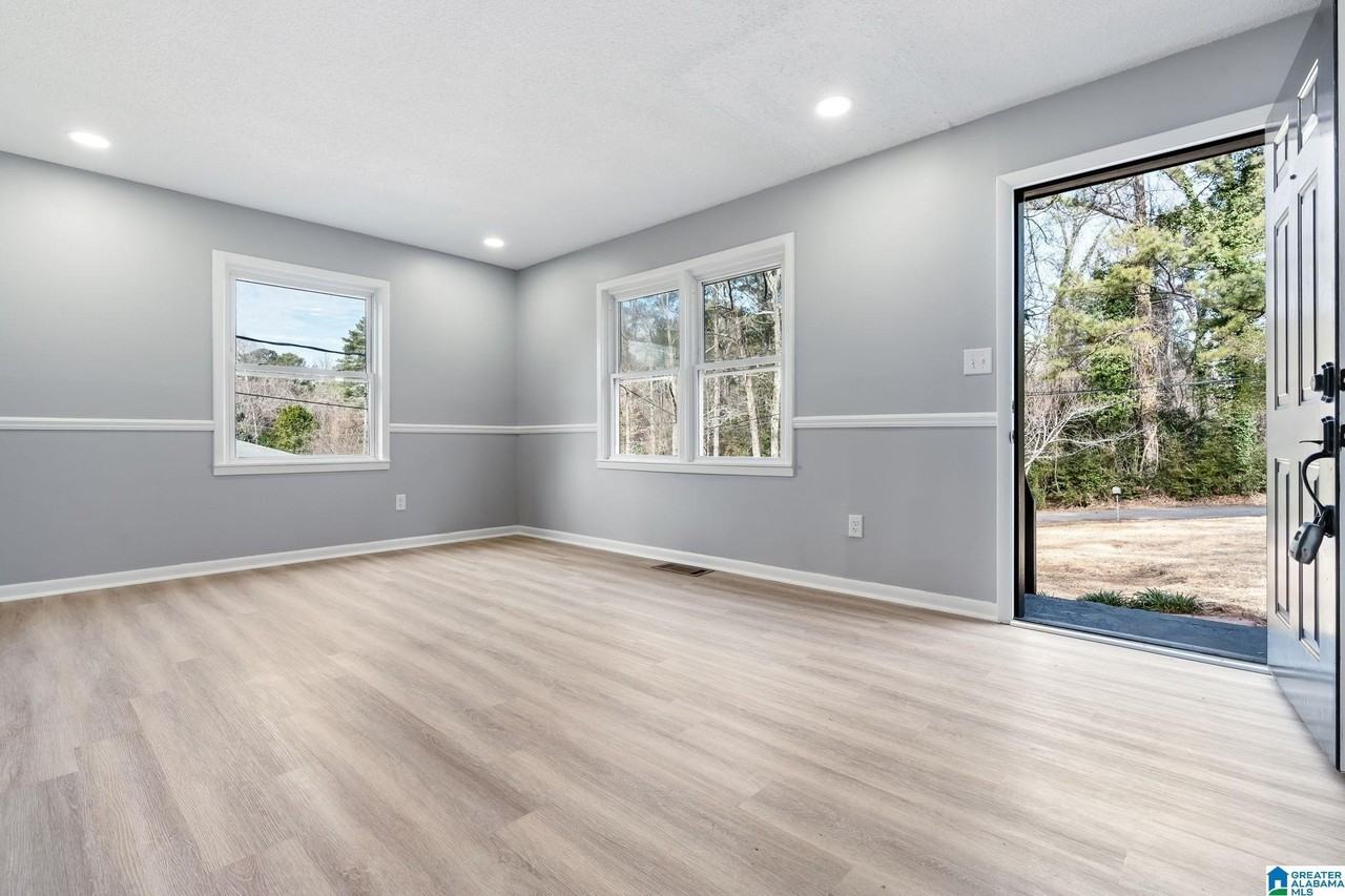 313 Garden Hill Rd - Photo 3 of 29