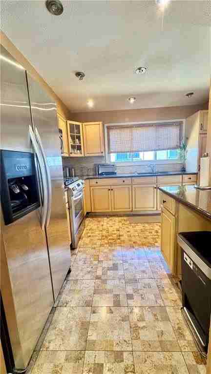 1463 E 103rd St - Photo 5 of 11