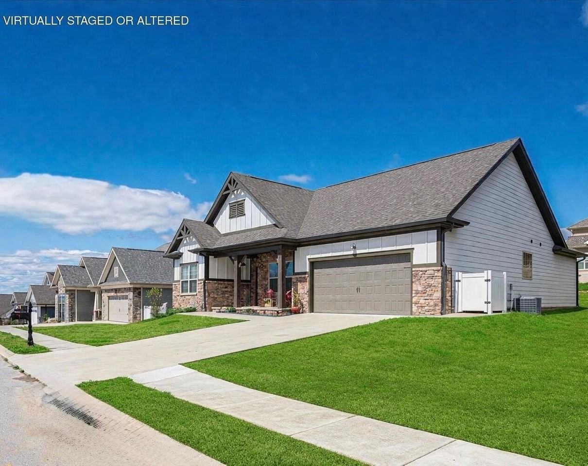 9015 Seven Lakes Dr - Photo 2 of 37