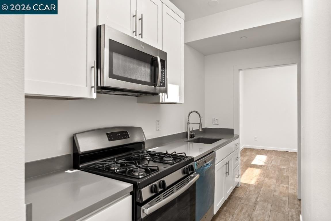 646 Hegenberger Rd - Photo 5 of 13