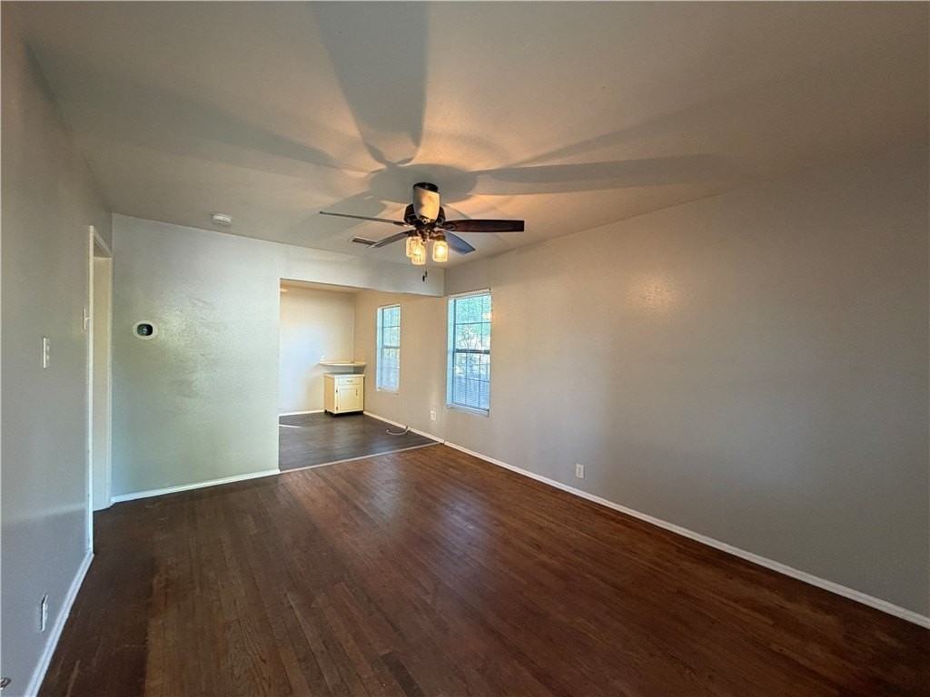 4925 Jo Ann St - Photo 3 of 27