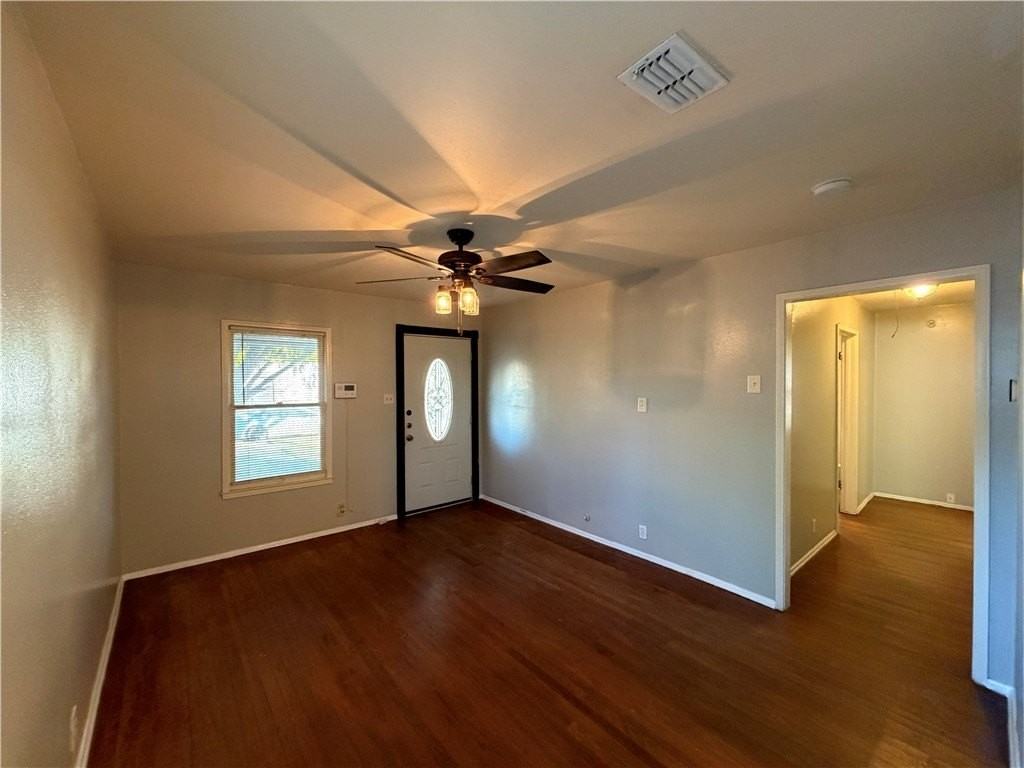 4925 Jo Ann St - Photo 4 of 27