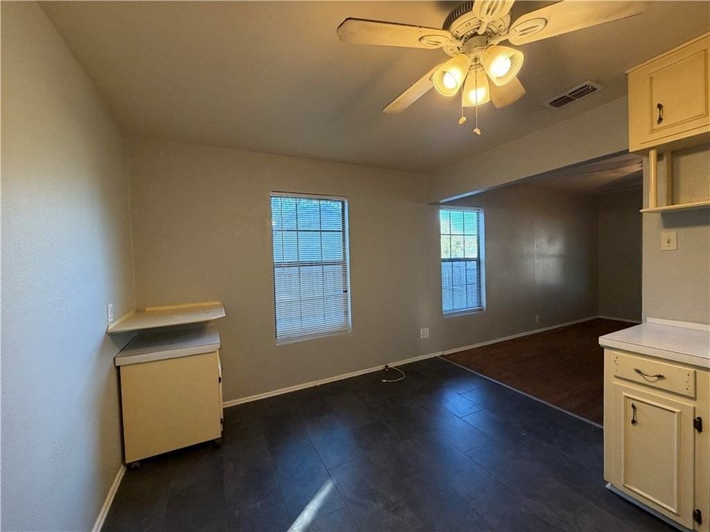 4925 Jo Ann St - Photo 7 of 27