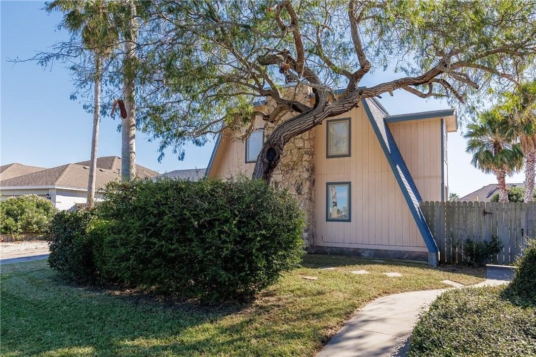 13813 Flintlock Dr - Photo 3 of 40