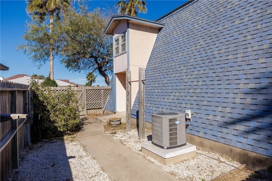 13813 Flintlock Dr - Photo 5 of 40