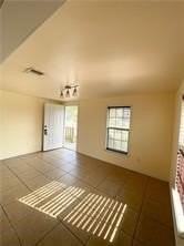 818 S Arch St - Photo 7 of 13