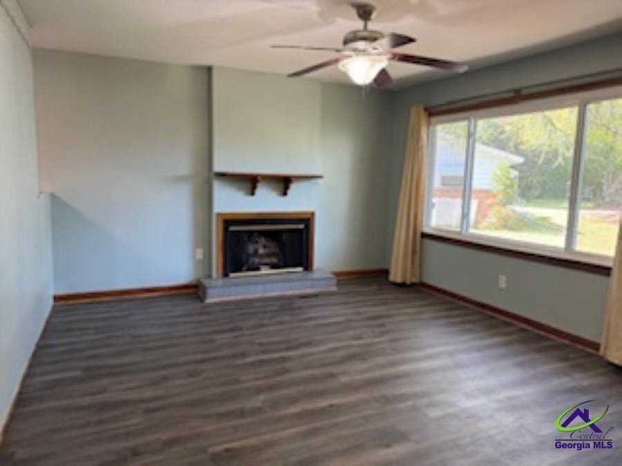 106 Eleanor Cir - Photo 2 of 21