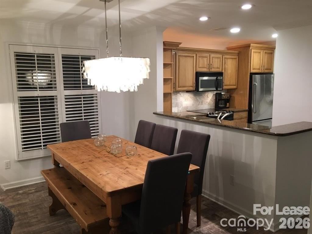 646 Portside Dr - Photo 7 of 48