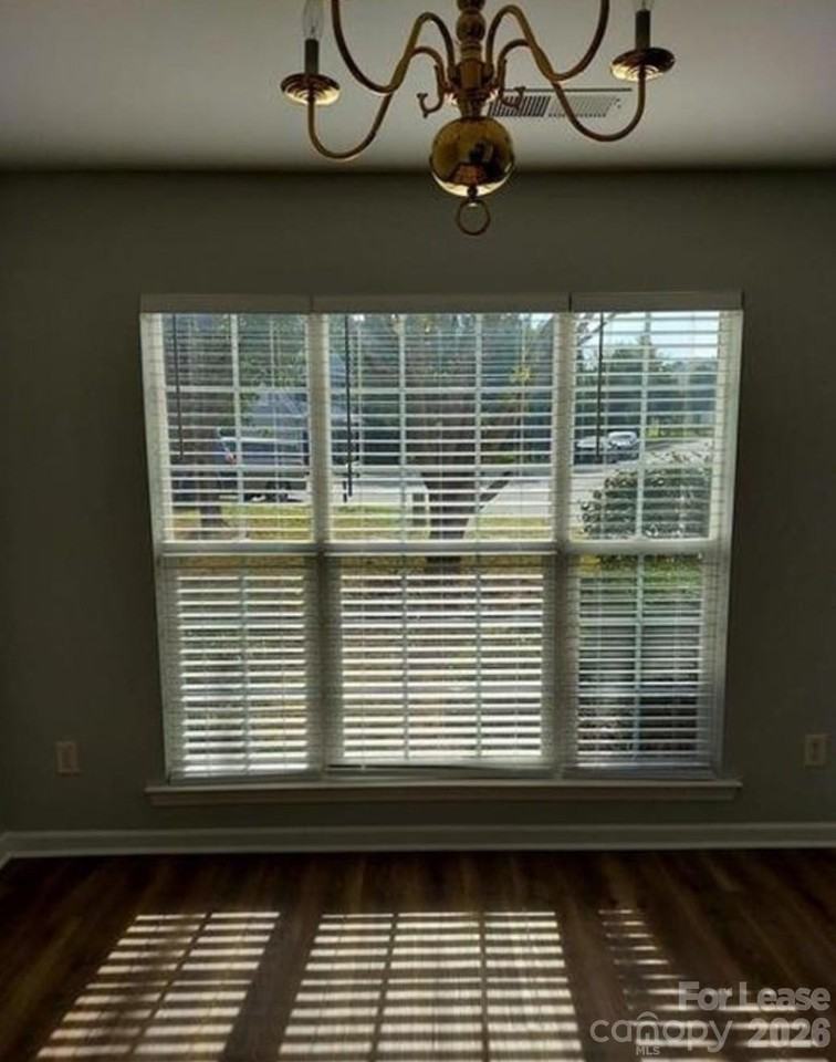 3147 Old Ironside Dr - Photo 3 of 28