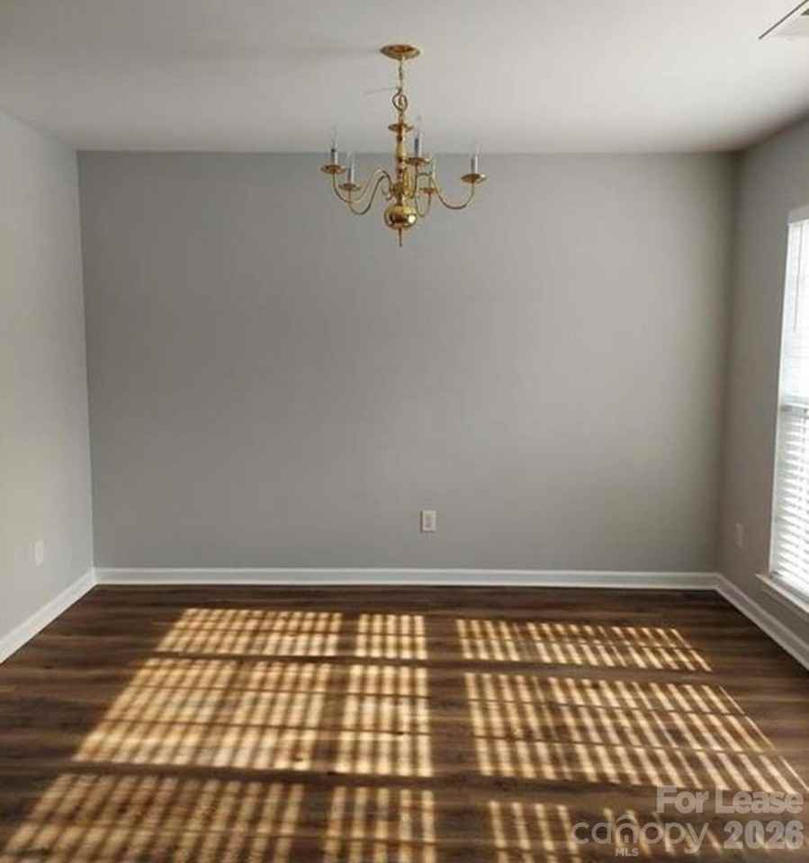3147 Old Ironside Dr - Photo 4 of 28