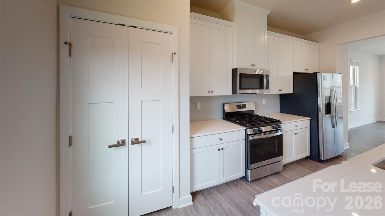 104 Helm Ln Unit A - Photo 4 of 32