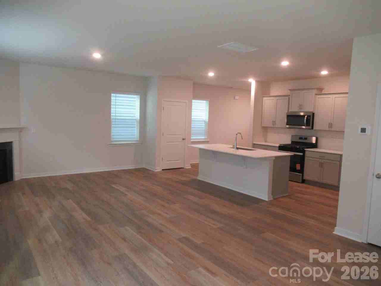 3098 Ora Smith Rd - Photo 5 of 38